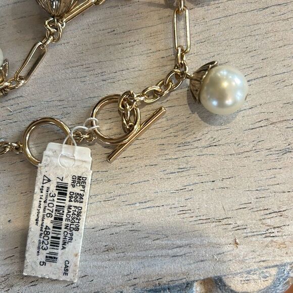 NWT Dillards pearl charm bracelet gold - Picture 2 of 3